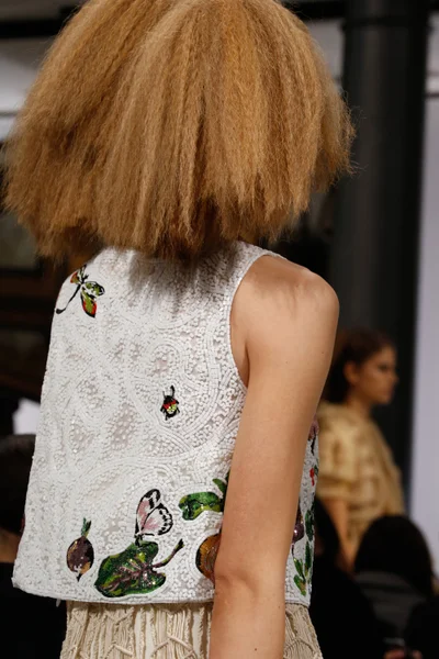 Look 77